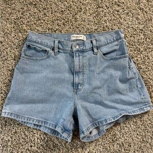 Abercrombie & Fitch the 4in Curve Love High Rise Mom Denim Short